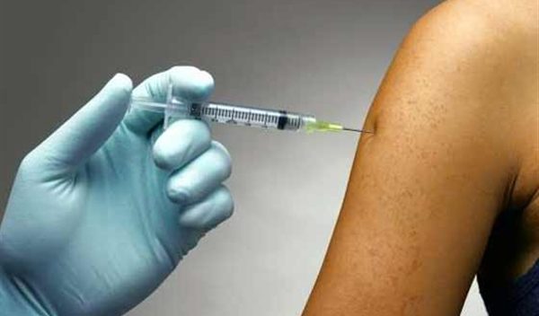 Vaccinazioni obbligatorie: questa volta il peso dell’inefficienza viene scaricato sui genitori